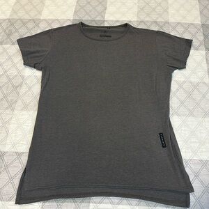 Alphalete short Sleeve longline shirt size large